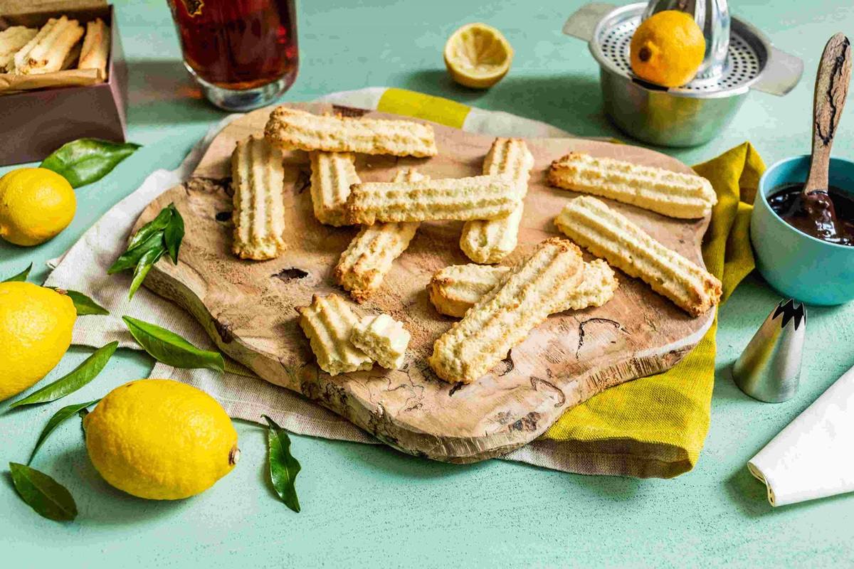 recipe image Spritzgebäck Stangerl - Vegan