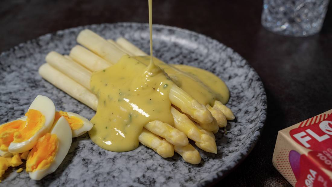 recipe image Spargel mit hausgemachter Buttersauce
