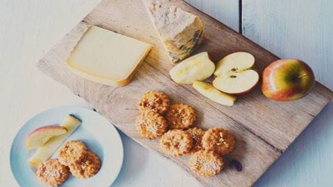 recipe image Cheese & Walnut Biscuits