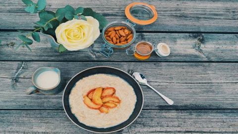 recipe image Caramelised Apple & Cinnamon Porridge
