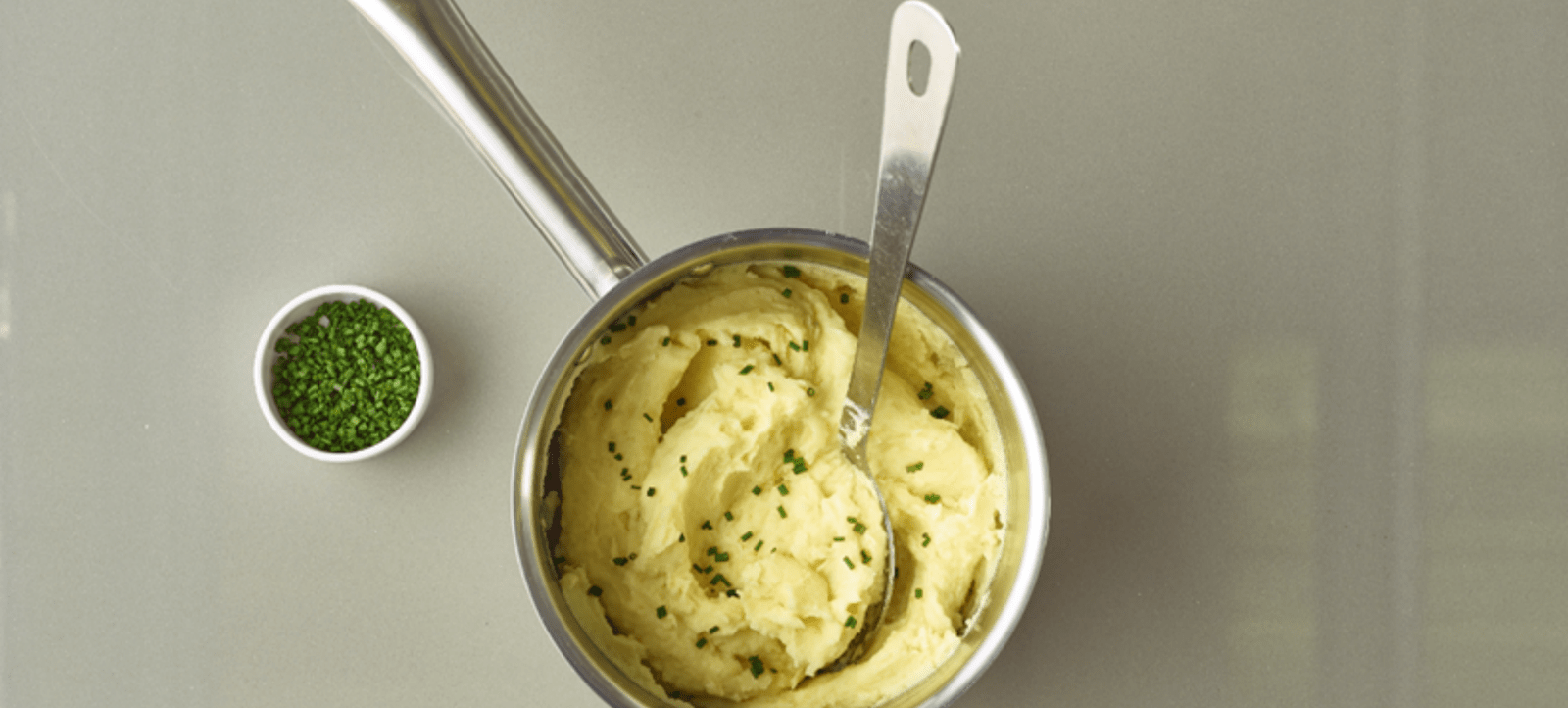 recipe image Purée de pommes de terre crémeuses à l'ail