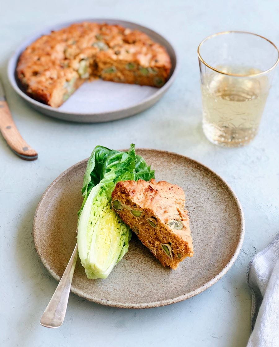 recipe image Groente cake met tuinbonen en sambal van Made by Ellen